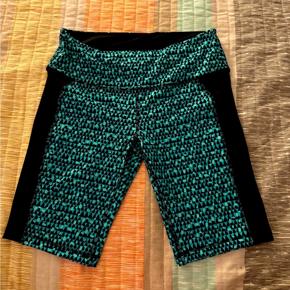 Everlast Women’s Small Teal and Black Bike or Athletic Compression Shorts